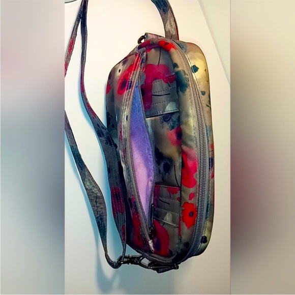 🌹🌹Lug Carousel Crossbody Bag🌹🌹 - Picture 8 of 10